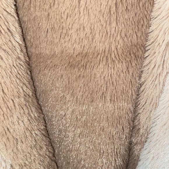 Code Hooded Vest - Picture 4 of 4